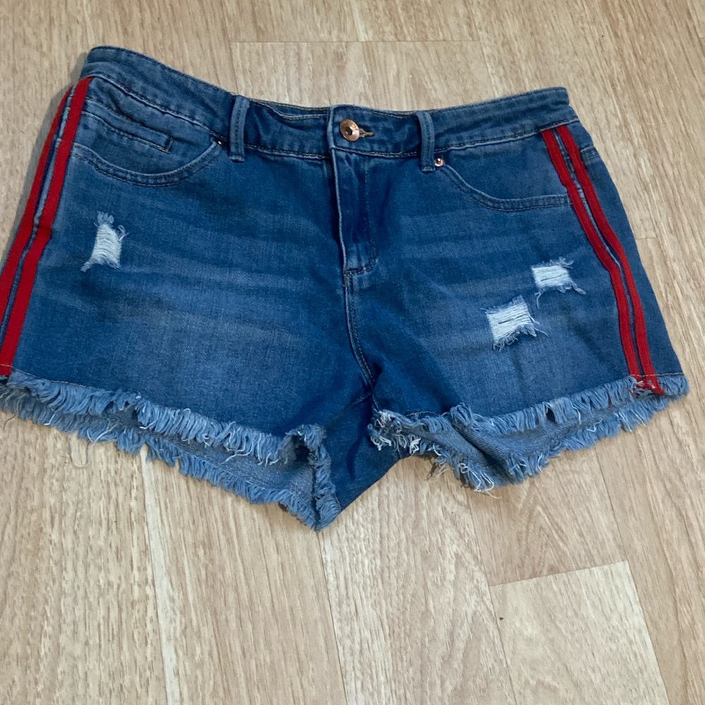 Tractr BLU Distressed Red Stripes On Sides Short Size 27 Women